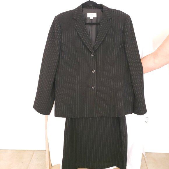 Le Suits Separates Black Striped 2 Piece Suit Coat Size 18 And Skirt Size 16 - Picture 1 of 15